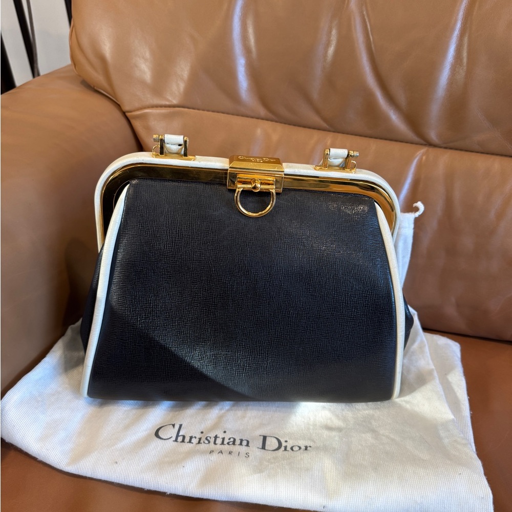 Dior  Black and Cream Fermoire Shoulder Bag - Picture 4 of 11